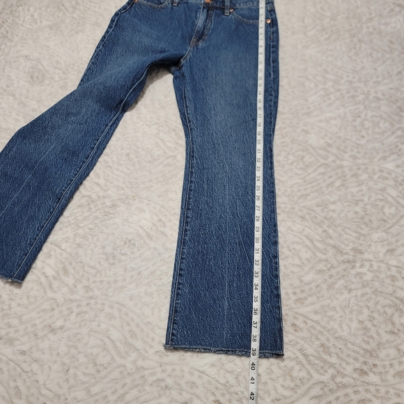 J. Crew Women's Full Length Demi-Boot Raw Hem Size 29 Kamari Wash Jeans - Picture 11 of 15